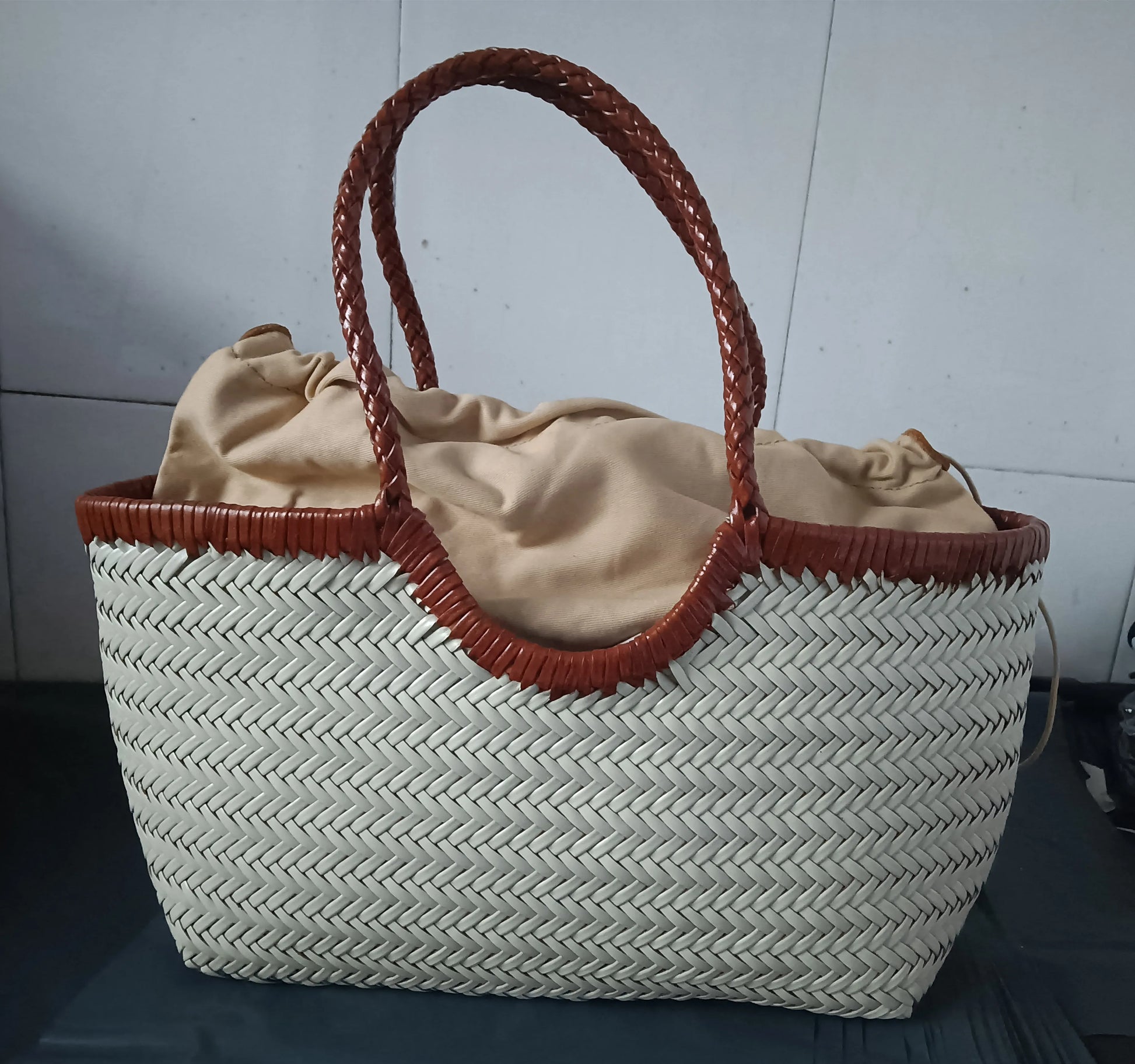Genuine Leather Hand-woven casual vegetable basket bag with  Woven Inside Bag Vintage Shopping Bag Tote Bag Crossed Tote Bags