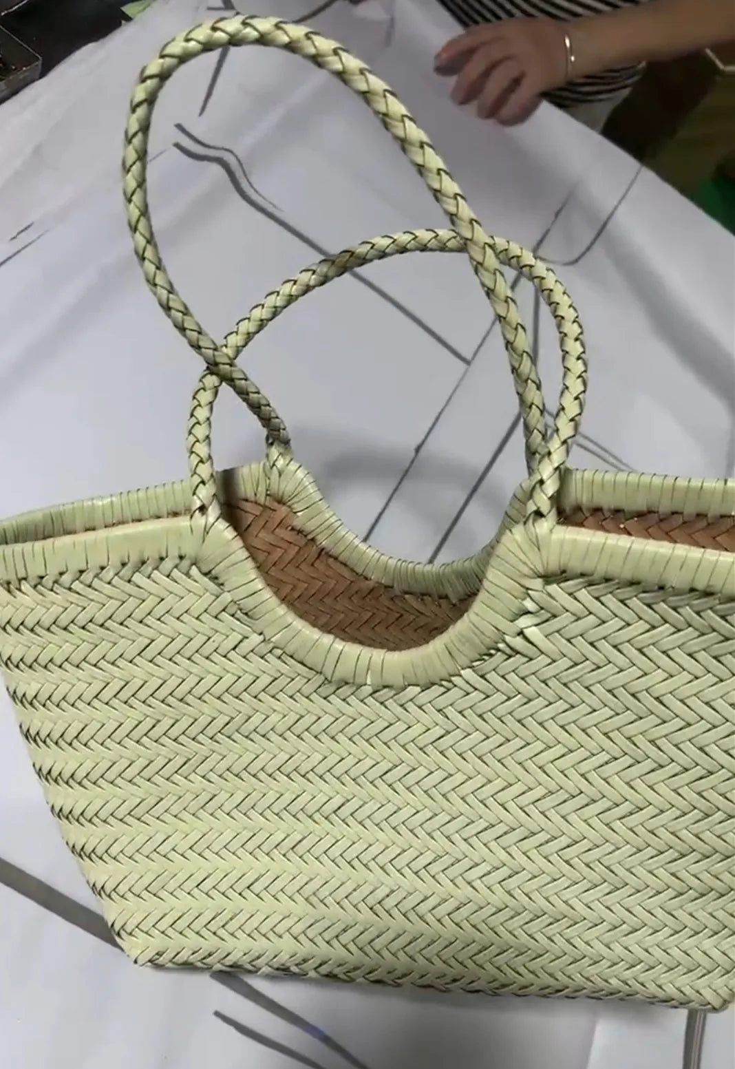 Genuine Leather Hand-woven casual vegetable basket bag with  Woven Inside Bag Vintage Shopping Bag Tote Bag Crossed Tote Bags