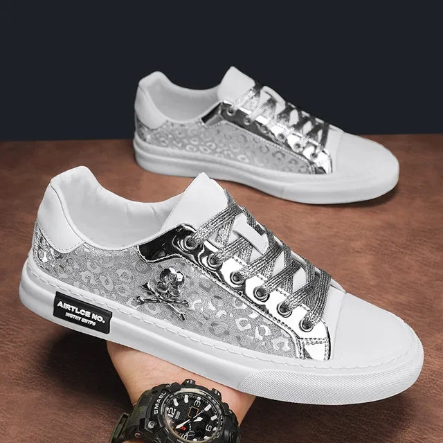 2024 Summer Men's Casual Sports Shoes Leather Upper Skull Small White Shoes Men Sports Shoes New Solid Color Flat Heel Men Shoes