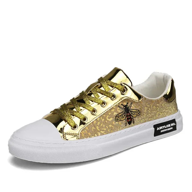 2024 Summer Men's Casual Sports Shoes Leather Upper Skull Small White Shoes Men Sports Shoes New Solid Color Flat Heel Men Shoes