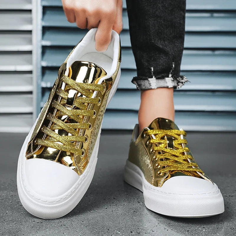 2024 Summer Men's Casual Sports Shoes Leather Upper Skull Small White Shoes Men Sports Shoes New Solid Color Flat Heel Men Shoes