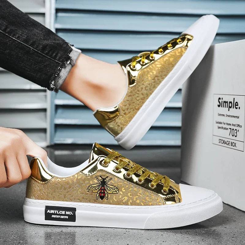 2024 Summer Men's Casual Sports Shoes Leather Upper Skull Small White Shoes Men Sports Shoes New Solid Color Flat Heel Men Shoes